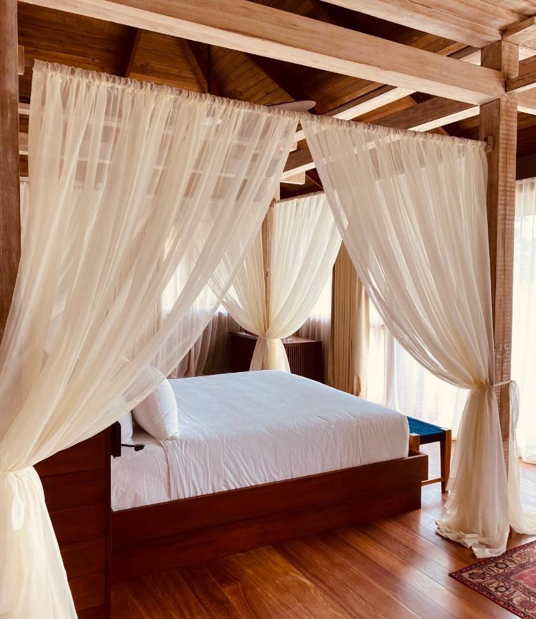 Отель La Coralina Island House Бокас-дель-Торо Экстерьер фото